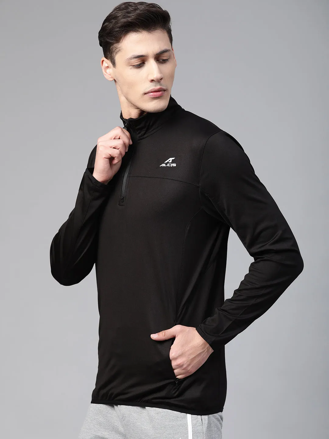 Alcis Men Black Solid Training Sweatshirt