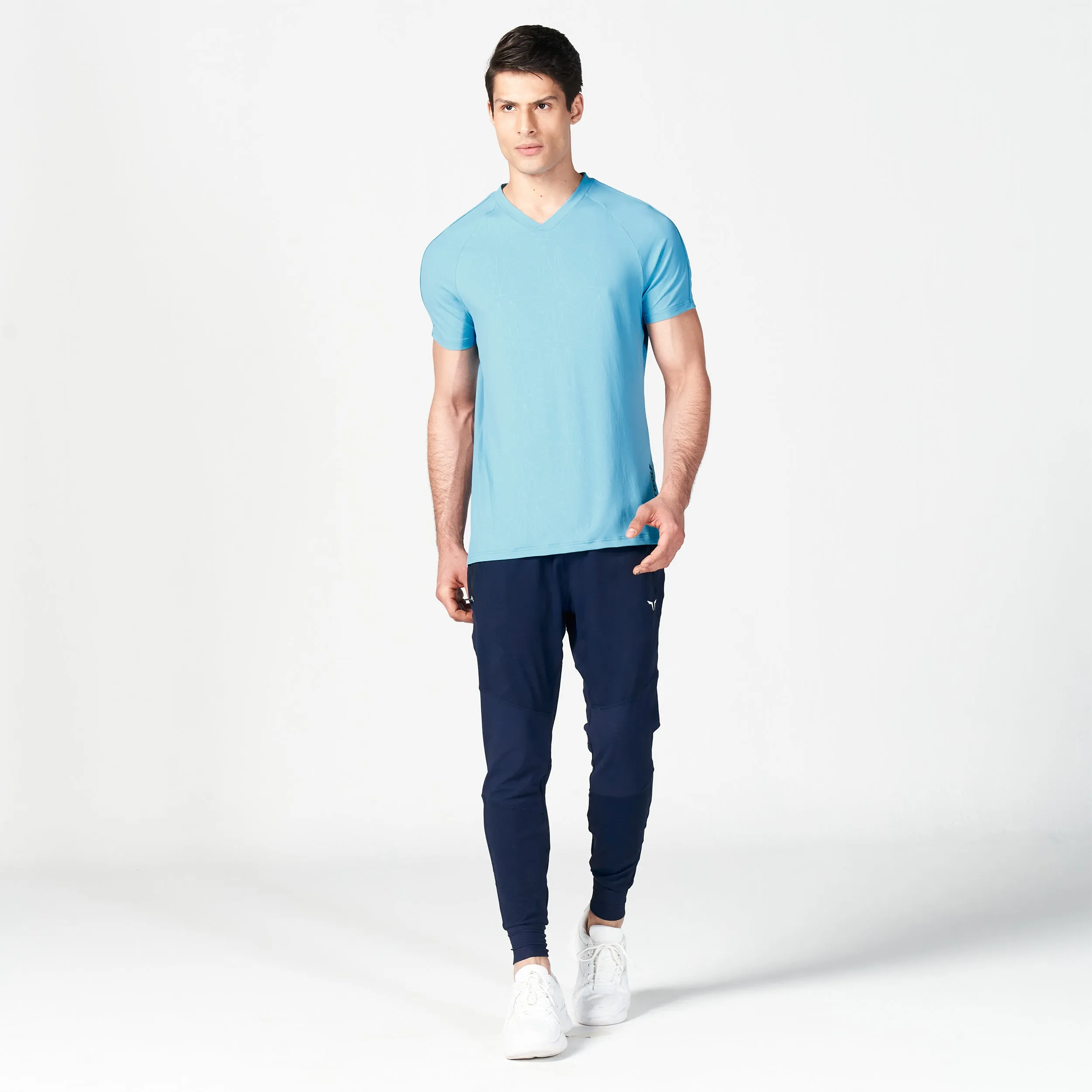 Core V-neck AeroTech Tee - Delph Blue