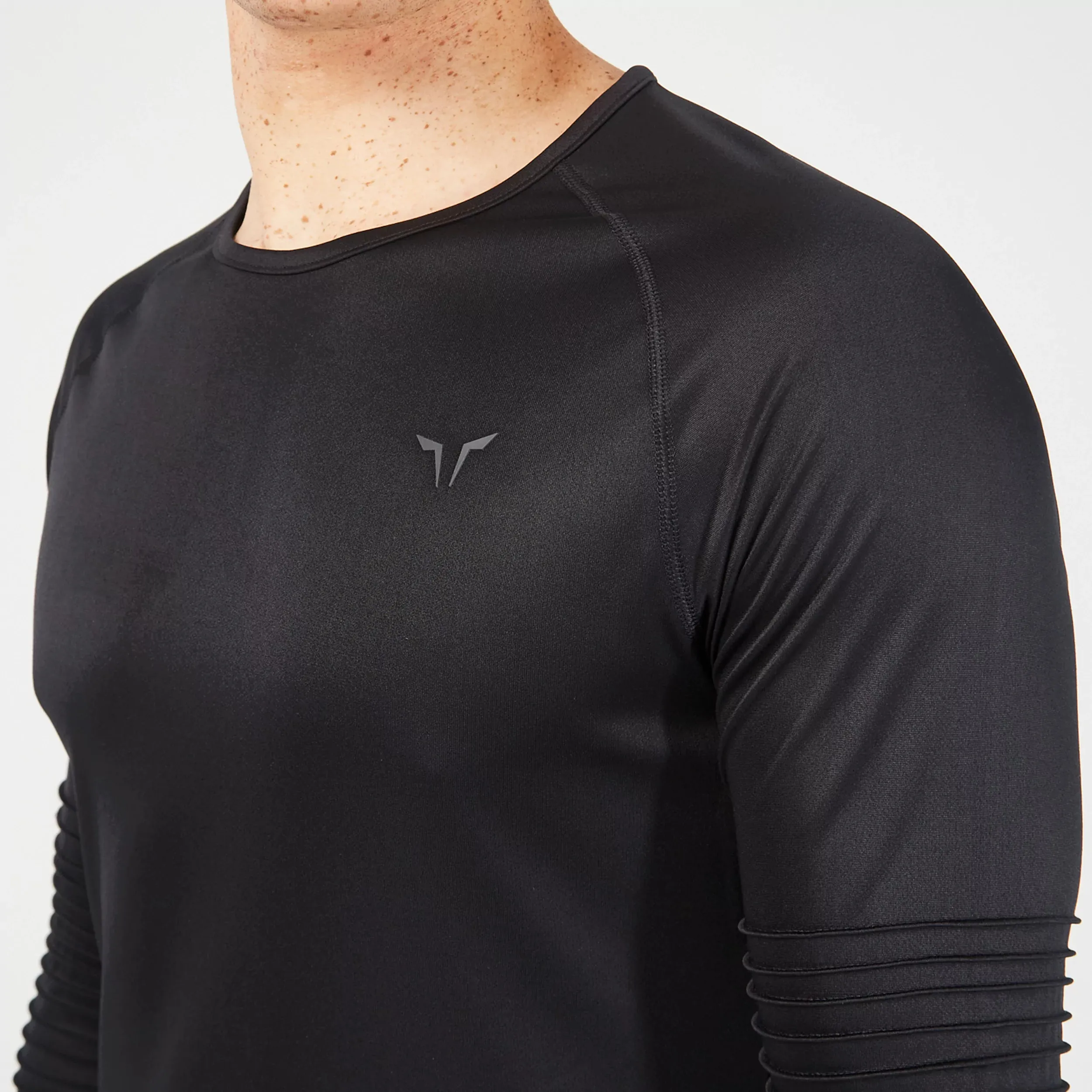 Essential Agility Long Sleeves Tee - Black