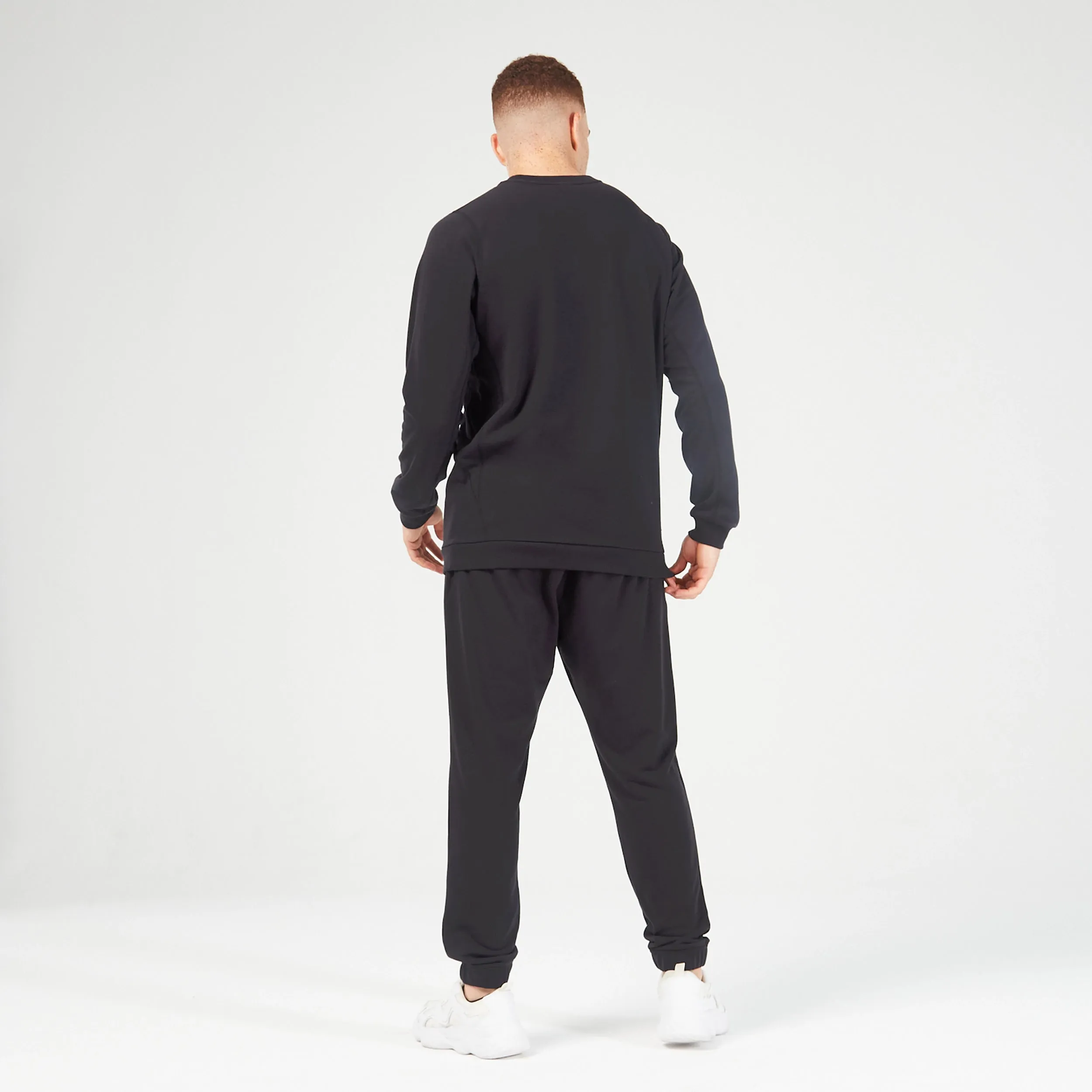 Essential Crew Neck Sweatshirt - Black