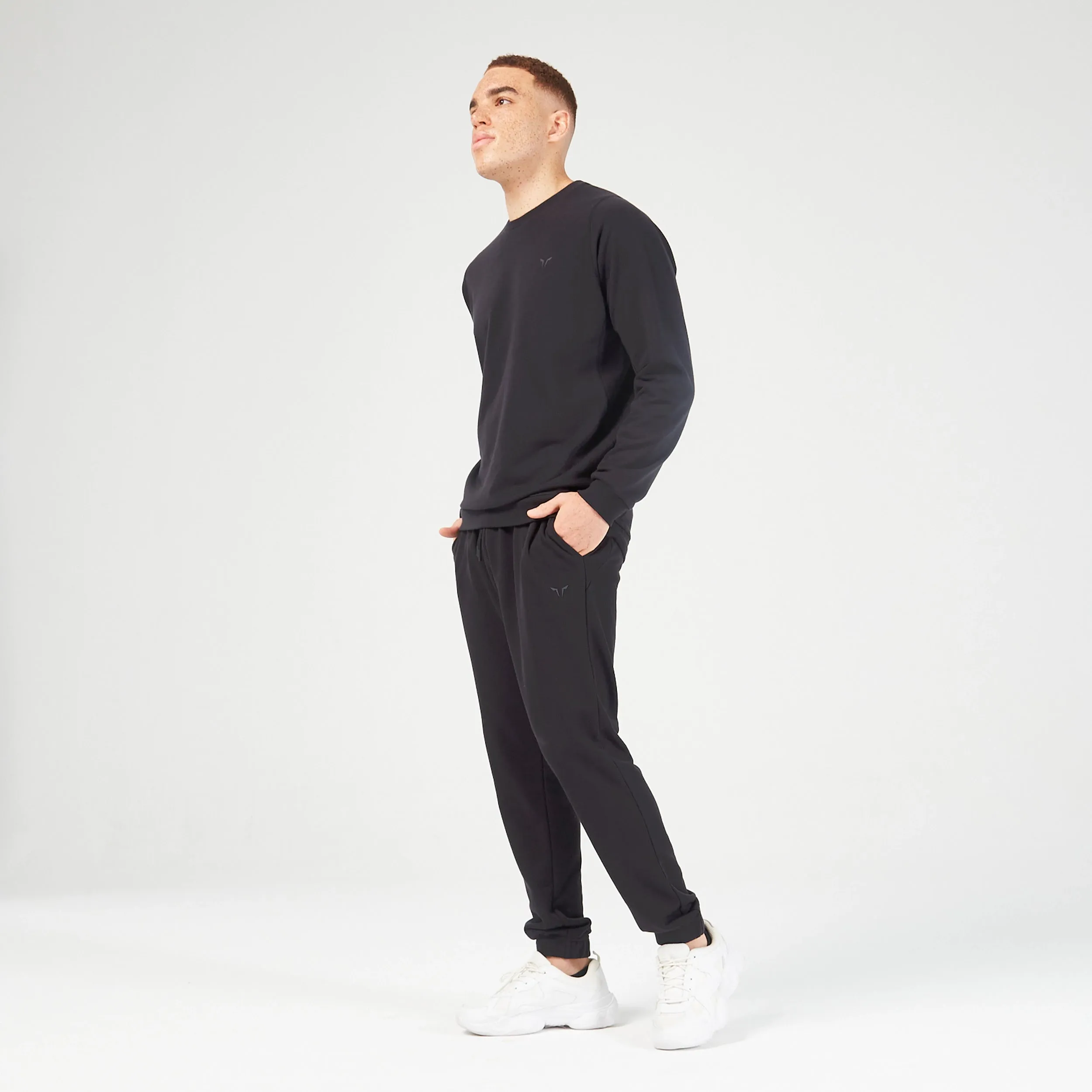 Essential Crew Neck Sweatshirt - Black